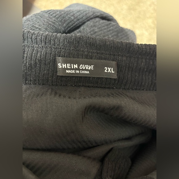 Shein Curve 2X corduroy black button front shirt or jacket. 32”L 29” p/p - Picture 7 of 8